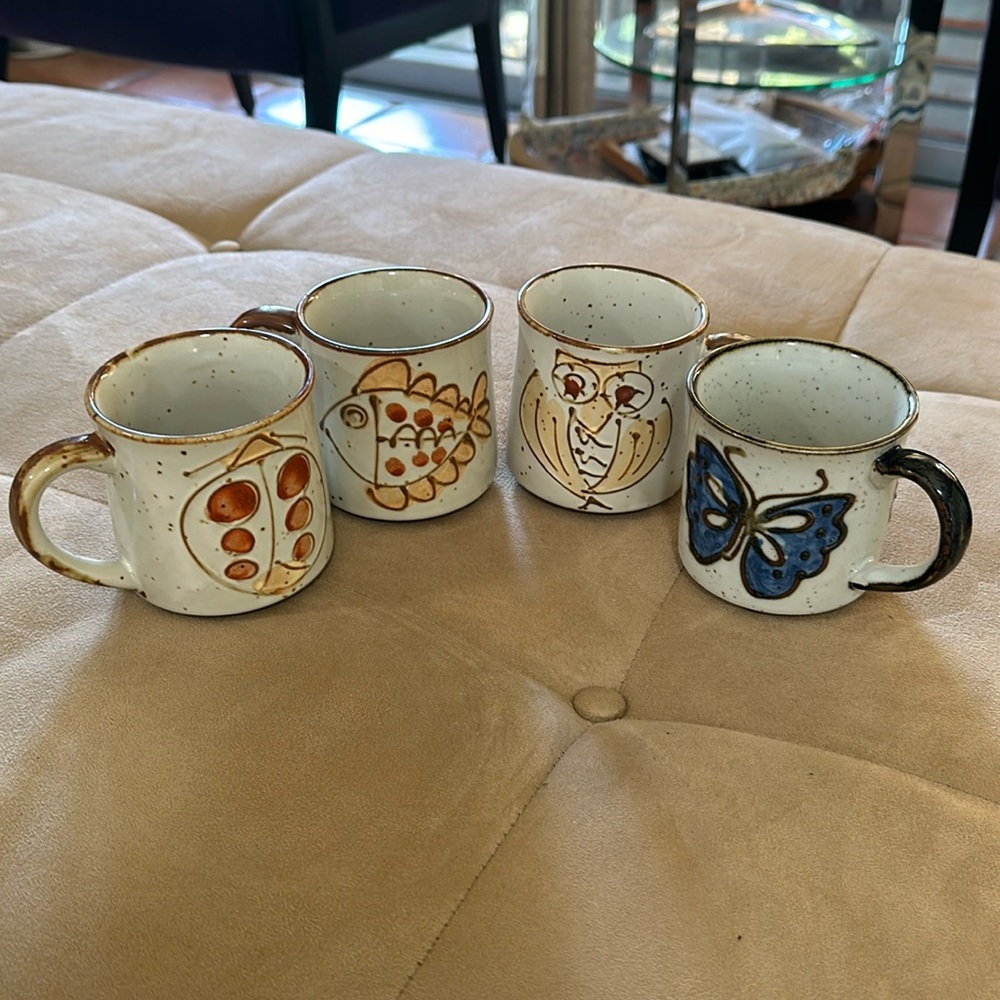 Vintage stoneware set 4 coffee cups mugs